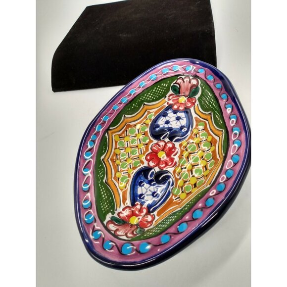 Oval Serving Dish Signed Ocotlan Pue. Mexico EUC. 7 1/4" x 5 1/4" - Picture 8 of 8